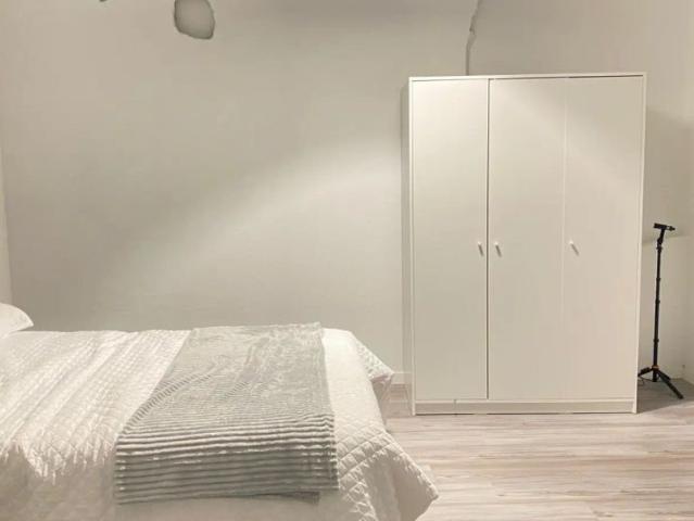 Room in a shared 10 bedroom apartment for rent in Sol
