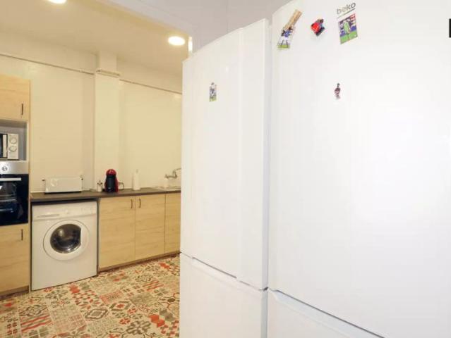 Room in a shared 11 bedroom apartment for rent in Vila de Gràcia, perfect for students and professionals