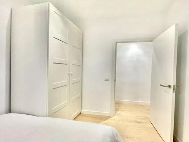 Room in a shared 12 bedroom apartment for rent in Bellas Vistas