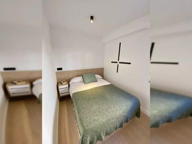 Room in a shared 12 bedroom apartment for rent in Vista Alegre, bills included