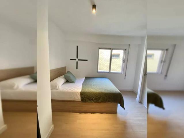 Room in a shared 12 bedroom apartment for rent in Vista Alegre, bills included