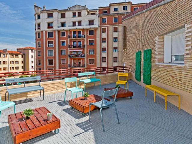 Room in a shared 1 bedroom apartment for rent in Ensanche Zabalgunea