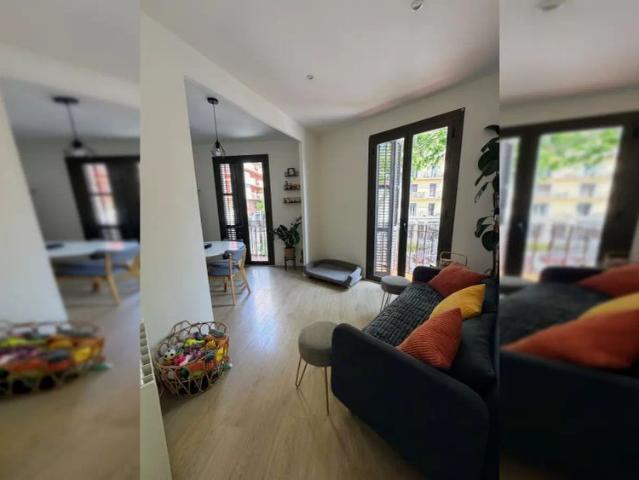 Room in a shared 1 bedroom apartment for rent in el Camp d'en Grassot i Gracia Nova, bills included