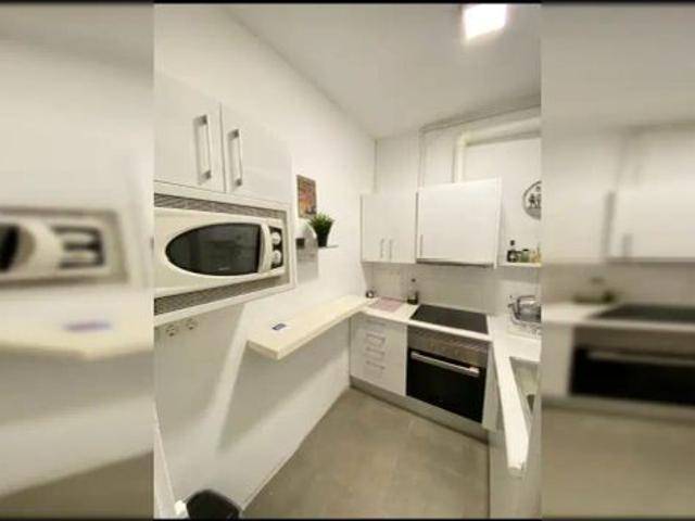 Room in a shared 1 bedroom apartment for rent in Hostafrancs, bills included