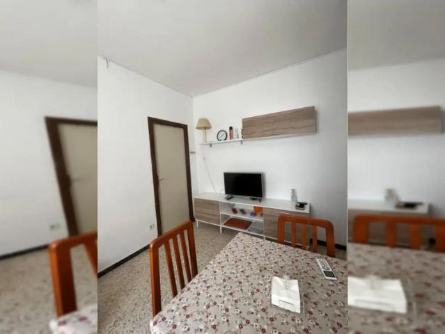 Room in a shared 1 bedroom apartment for rent in San Gil, all bills included