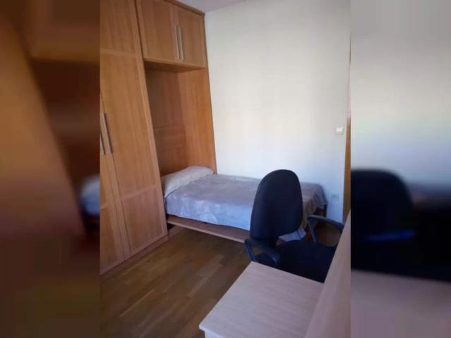Room in a shared 1 bedroom apartment for rent in Zaragoza