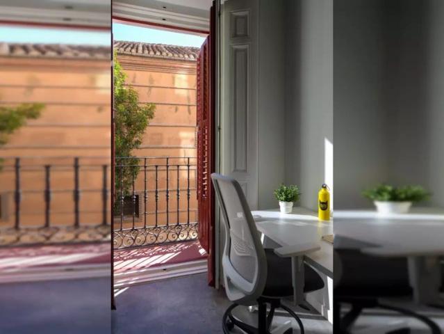Room in a shared 20 bedroom apartment for rent in Sol