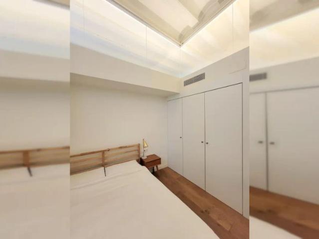Room in a shared 2 bedroom apartment for rent in El Gòtic, bills included