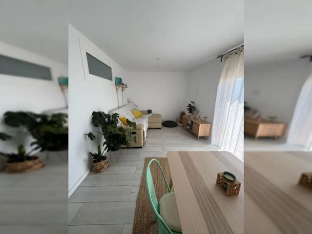 Room in a shared 2 bedroom apartment for rent in El Masnou, bills included