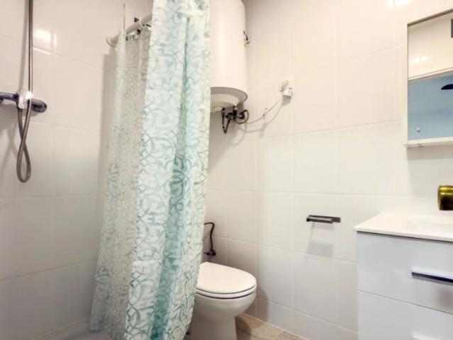 Room in a shared 2 bedroom apartment for rent in El Raval, Barcelona. Perfect for professionals and students