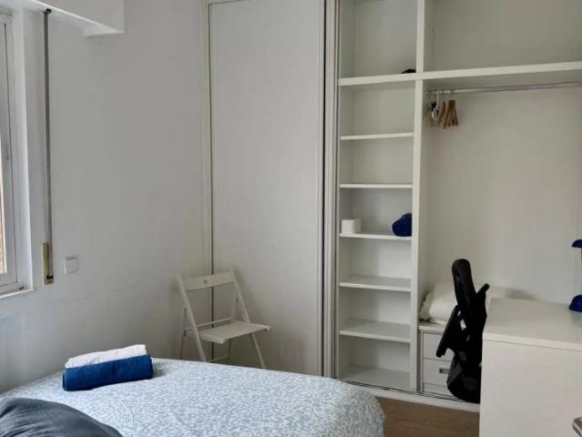 Room in a shared 2 bedroom apartment for rent in Hispanoamérica, all bills included
