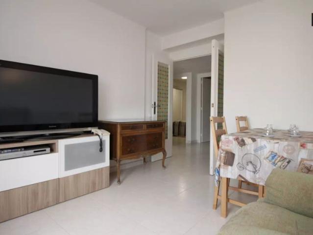 Room in a shared 2 bedroom apartment for rent in Sant Martí de Provençals