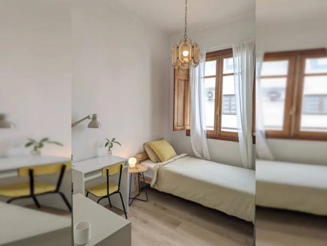 Room in a shared 2 bedroom apartment for rent in Sant Marcel·lí, perfect for professionals and students