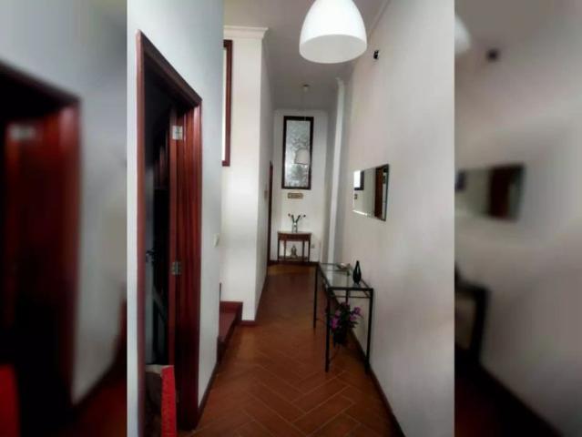 Room in a shared 2 bedroom apartment for rent in Porto