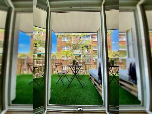Room in a shared 2 bedroom apartment for rent in Quintana with bills included