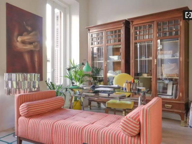 Room in a shared 2 bedroom apartment for rent in Universidad, bills included only