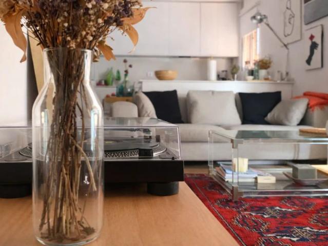 Room in a shared 2 bedroom apartment for rent in Vila de Gràcia