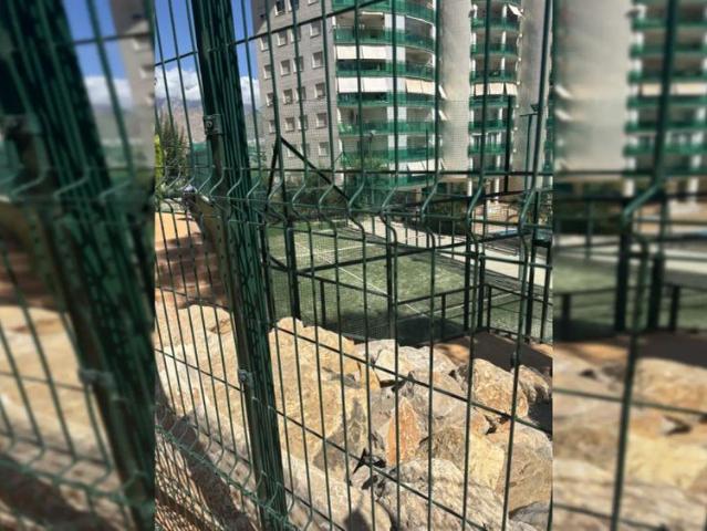 Room in a shared 2 bedroom apartment for rent in Villajoyosa, perfect for females