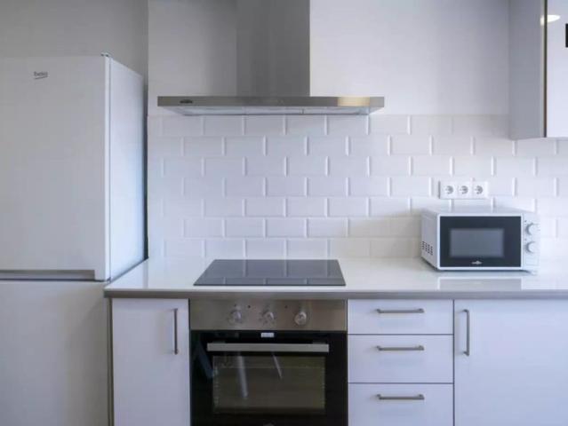Room in a shared 3 bedroom apartment for rent in Cabanyal Canyamelar