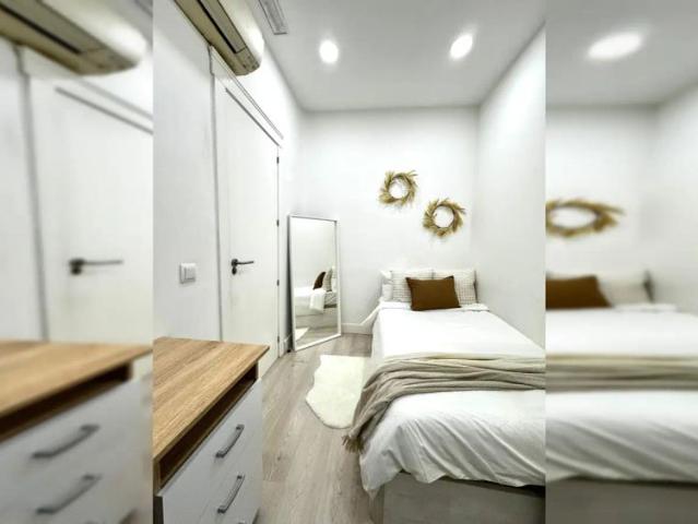 Room in a shared 3 bedroom apartment for rent in Castellana for professionals and students