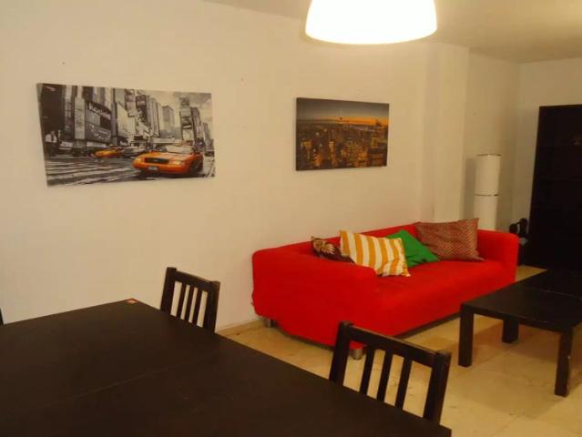 Room in a shared 3 bedroom apartment for rent in Centro