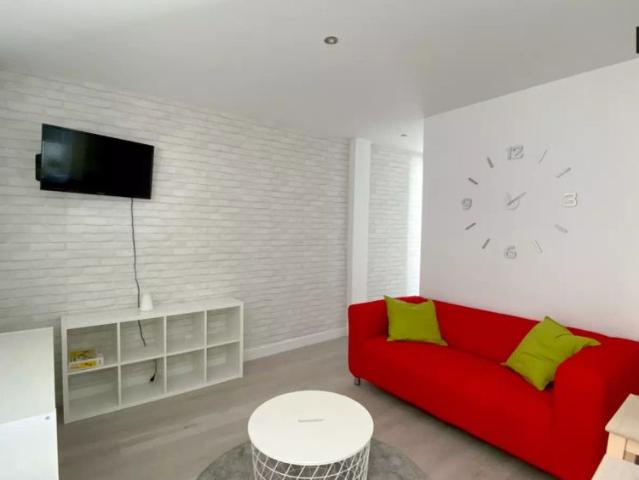 Room in a shared 3 bedroom apartment for rent in Aiora