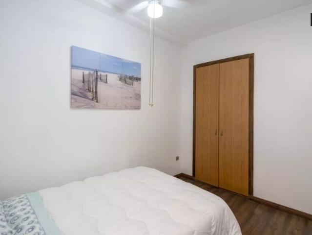 Room in a shared 3 bedroom apartment for rent in Aiora, Valencia, perfect for students and professionals