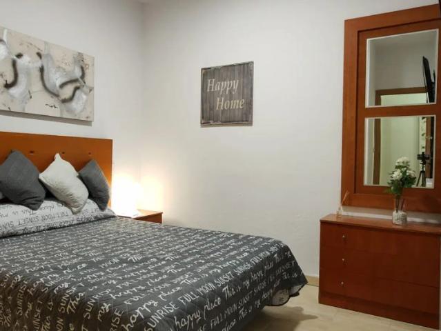 Room in a shared 3 bedroom apartment for rent in Alcalá de Henares
