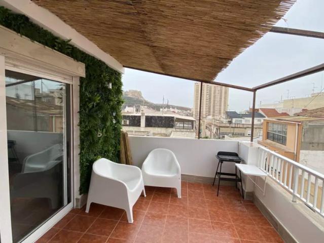 Room in a shared 3 bedroom apartment for rent in Alicante
