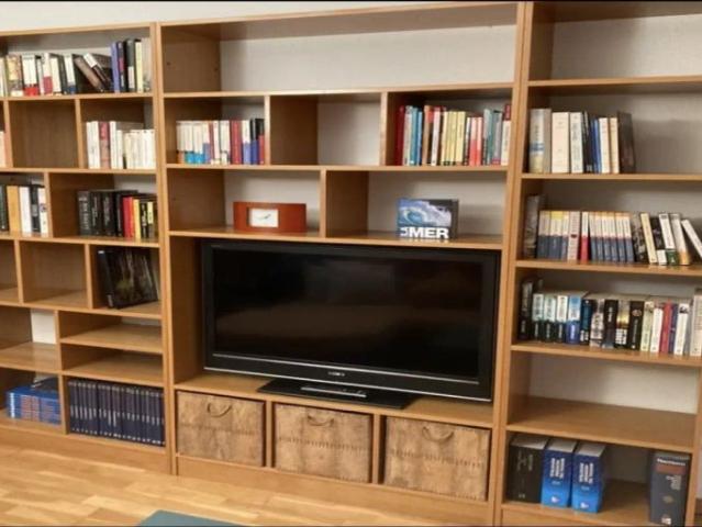 Room in a shared 3 bedroom apartment for rent in Almenara, bills included, perfect for females and professionals