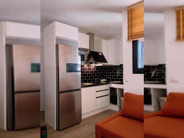 Room in a shared 3 bedroom apartment for rent in Almenara, suitable for professionals and students