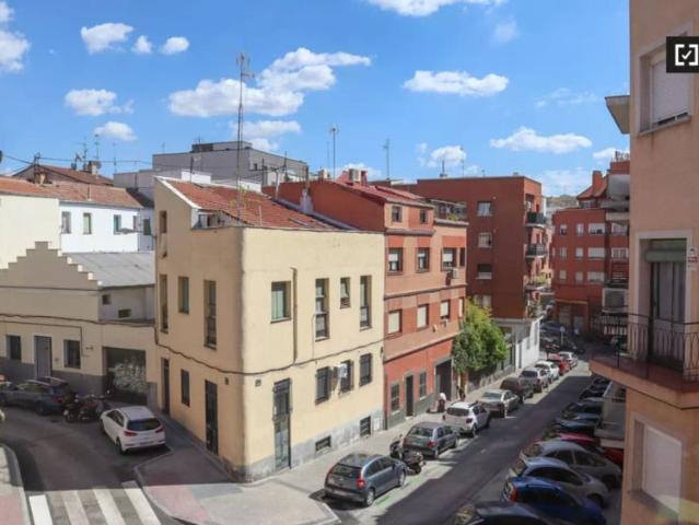 Room in a shared 3 bedroom apartment for rent in Bellas Vistas, bills included