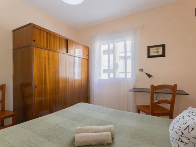 Room in a shared 3 bedroom apartment for rent in Benicalap, for students