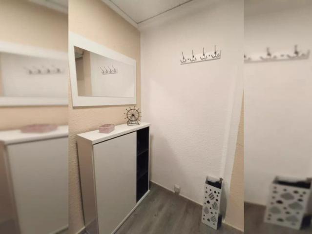Room in a shared 3 bedroom apartment for rent in Burjassot, perfect for males