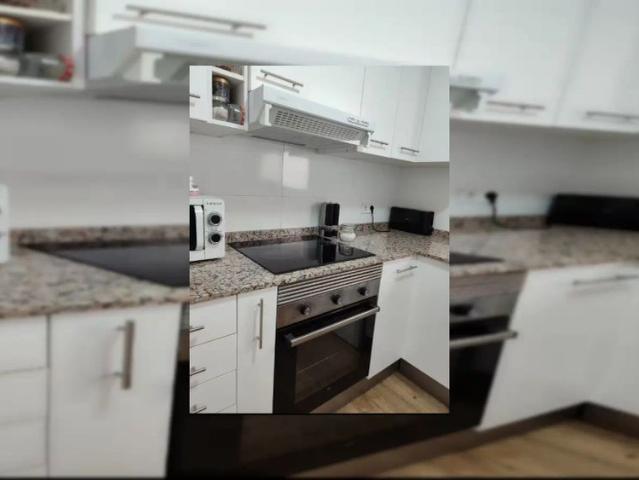 Room in a shared 3 bedroom apartment for rent in En Corts with all bills included