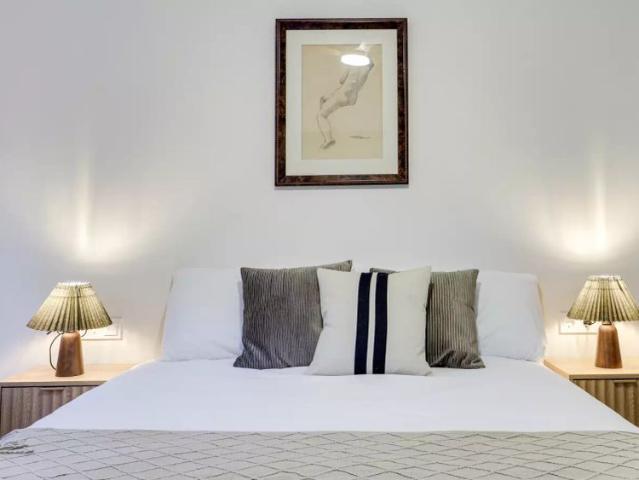 Room in a shared 3 bedroom apartment for rent in el Carmel
