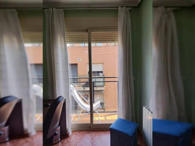 Room in a shared 3 bedroom apartment for rent in El Grau, students only