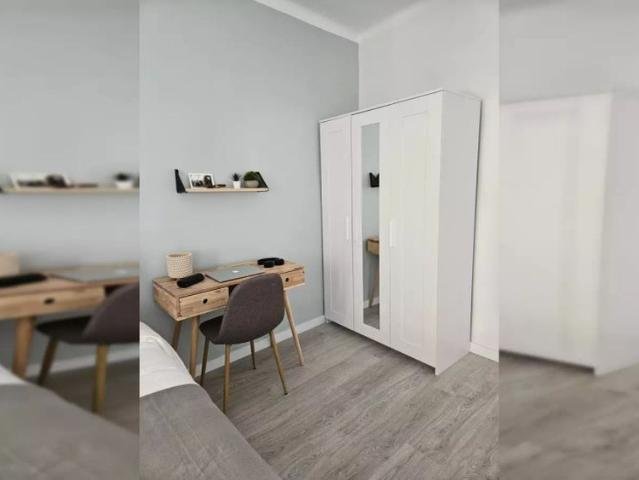Room in a shared 3 bedroom apartment for rent in El Raval