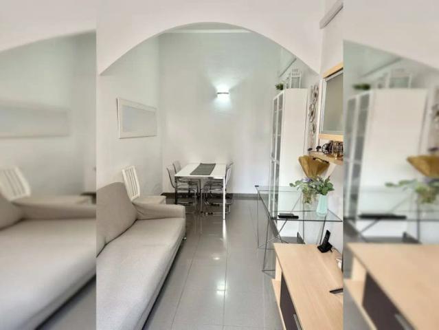 Room in a shared 3 bedroom apartment for rent in El Raval, bills included, females only