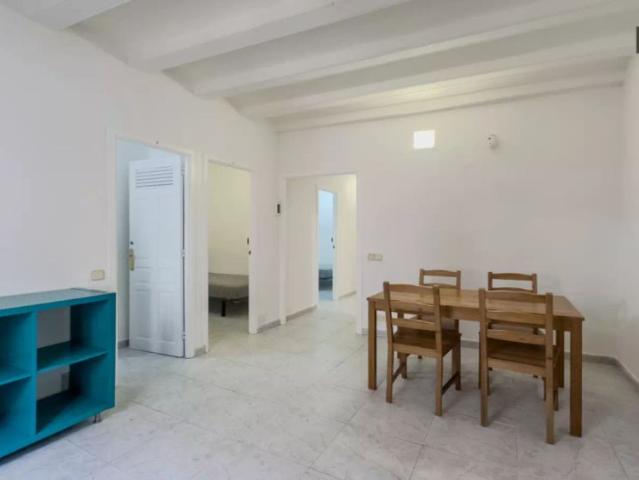 Room in a shared 3 bedroom apartment for rent in El Raval, students only