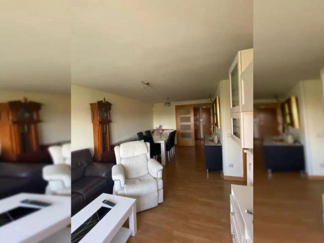 Room in a shared 3 bedroom apartment for rent in Estrella, all bills included