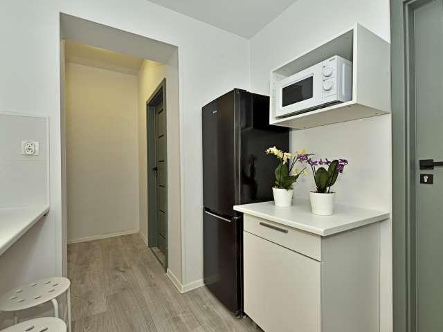 Room in a shared 3 bedroom apartment for rent in Katedralna
