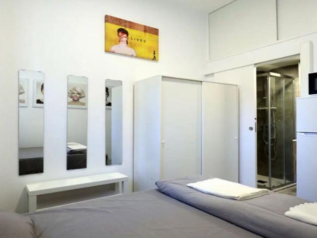 Room in a shared 3 bedroom apartment for rent in Hellín, Madrid