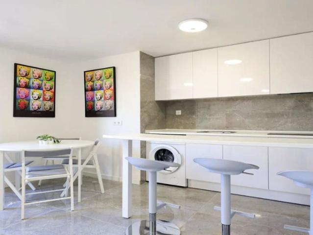 Room in a shared 3 bedroom apartment for rent in Hellín, Madrid