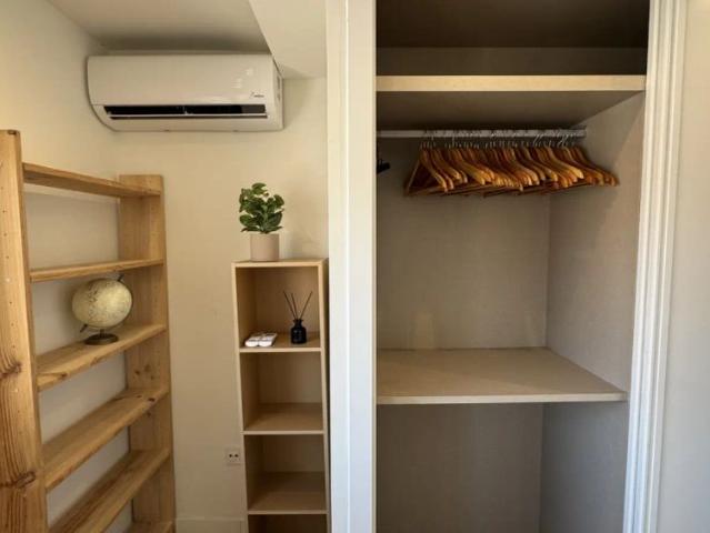 Room in a shared 3 bedroom apartment for rent in Hispanoamérica, restrictions apply