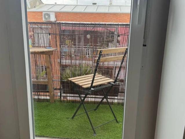 Room in a shared 3 bedroom apartment for rent in Opañel