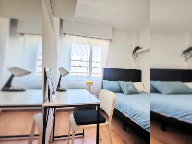 Room in a shared 3 bedroom apartment for rent in Orcasur for professionals or students
