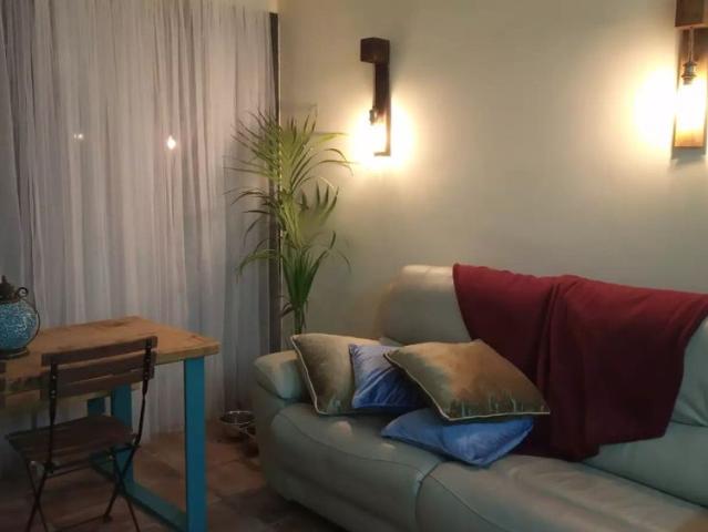 Room in a shared 3 bedroom apartment for rent in la Bordeta, professionals and students only
