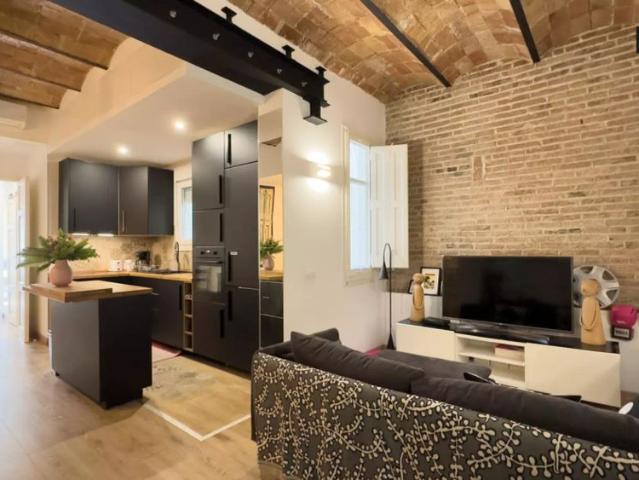 Room in a shared 3 bedroom apartment for rent in la Sagrada Familla, Barcelona