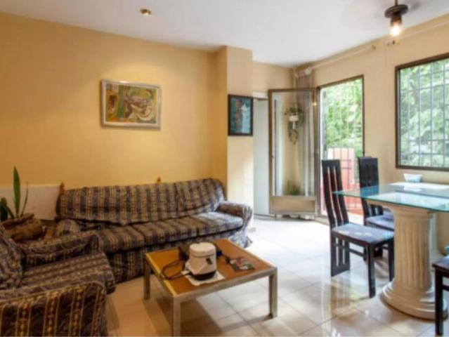 Room in a shared 3 bedroom apartment for rent in L'Amistat, students only